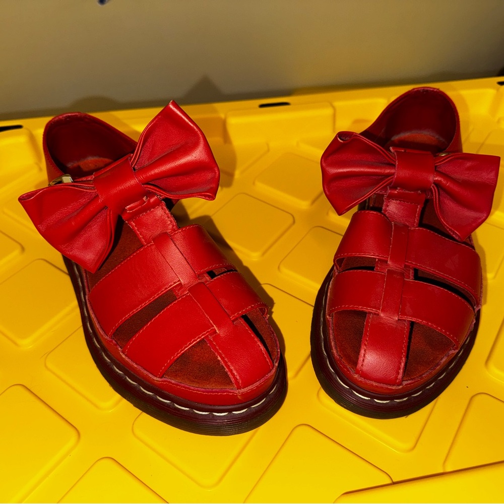 Dr. Martens Agyness Deyn sandals